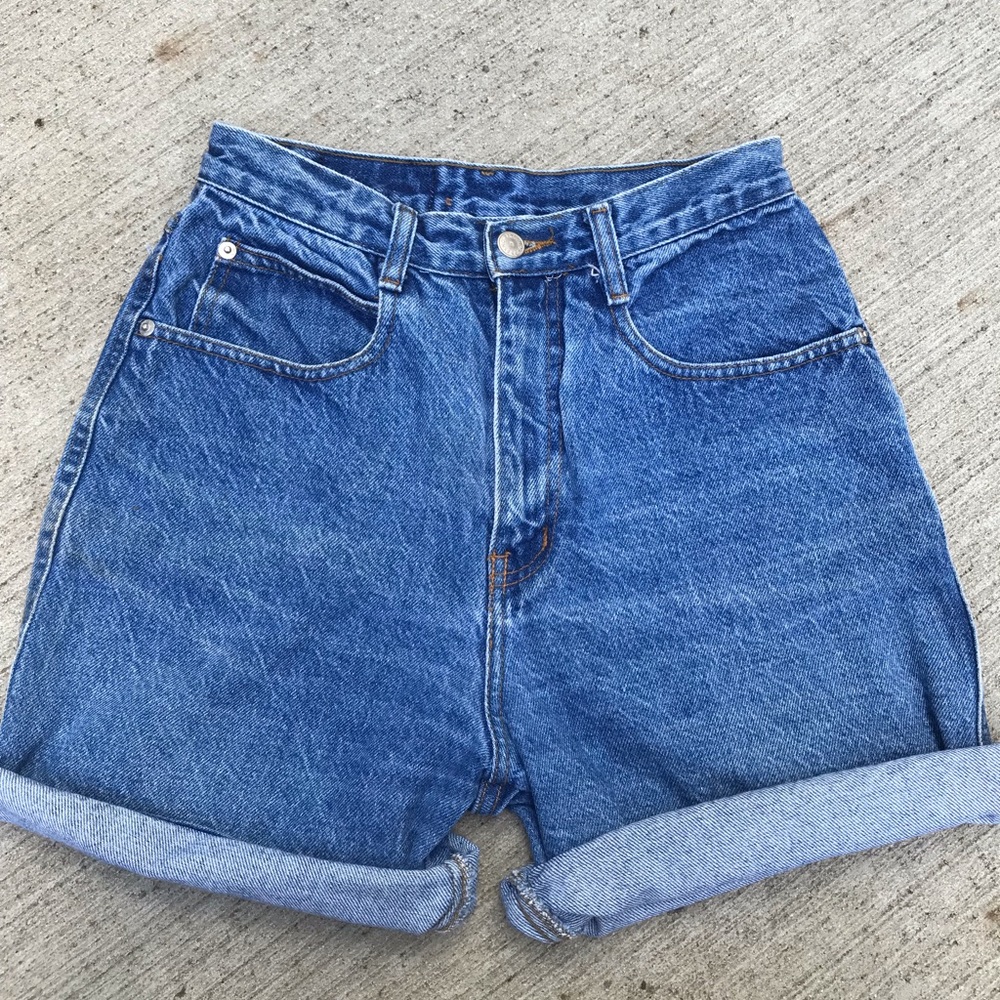 High waisted Vintage jean shorts size 5/6